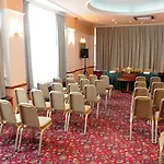By Ihg