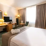 By Ihg فندق سكوبجي