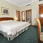 By Ihg سكوبجي