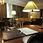 By Ihg فندق 5*