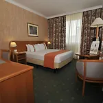 By Ihg 5*