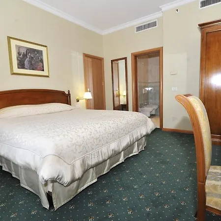 By Ihg 5*