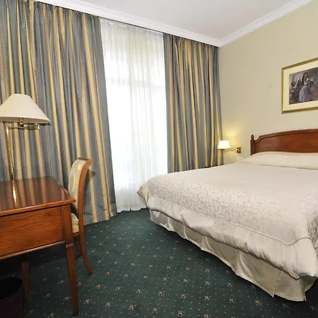 Hotel By Ihg Skopje