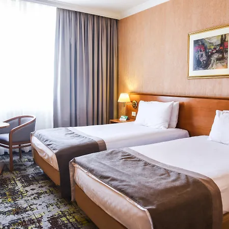 Hotel By Ihg