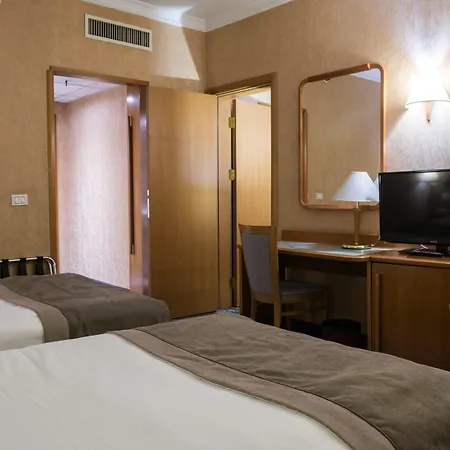 By Ihg