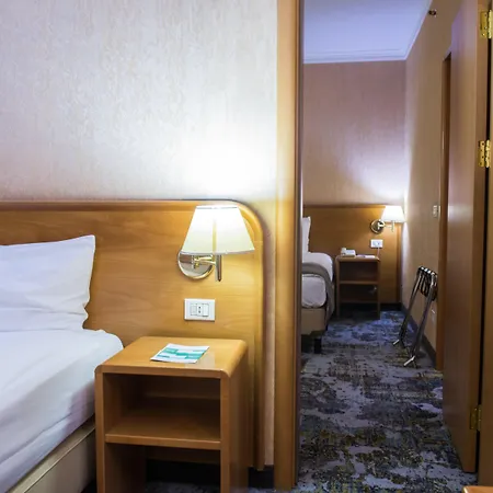 Ξενοδοχείο By Ihg 5*