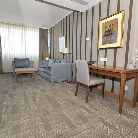 Otel By Ihg Üsküp
