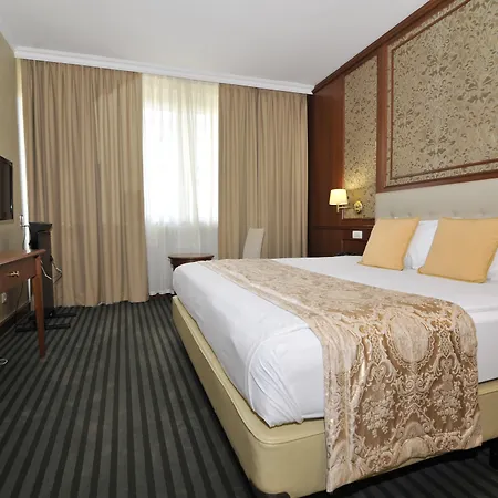 Otel By Ihg Üsküp
