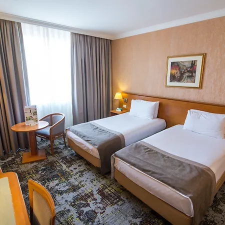 Hotel By Ihg