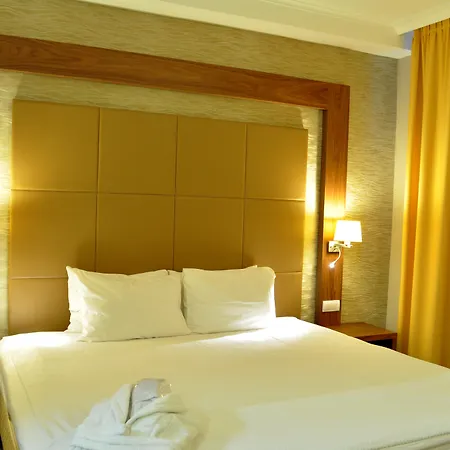 By Ihg 5*