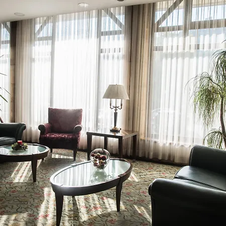 By Ihg 5*