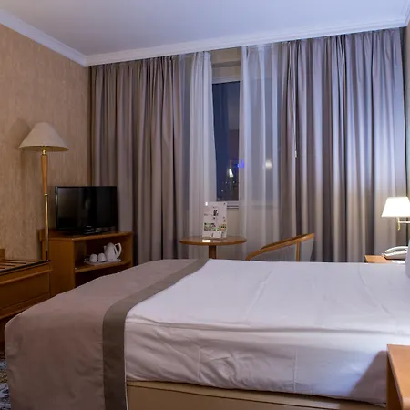 Hotel By Ihg