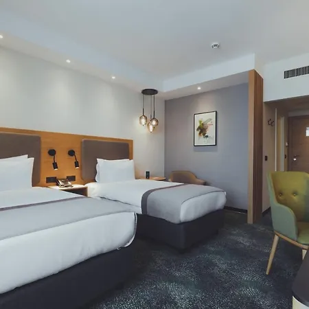 Hotel By Ihg