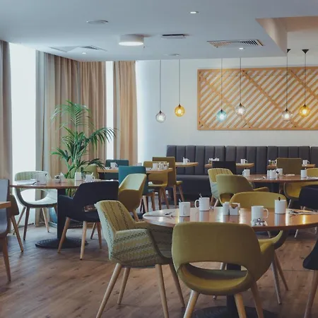 Hotel By Ihg 5*