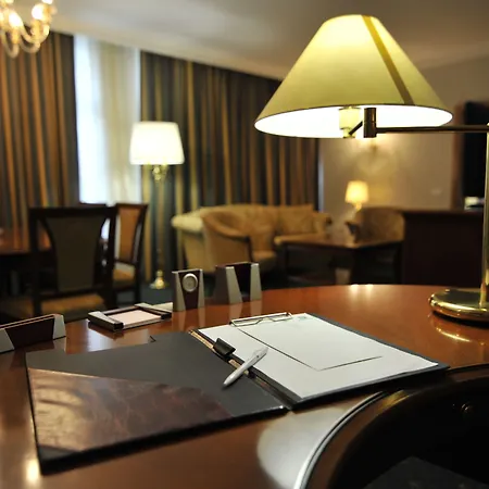 By Ihg Hotel 5*