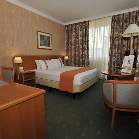 By Ihg 5*
