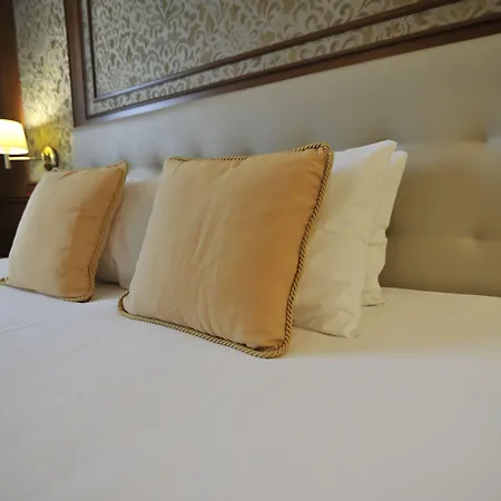 By Ihg
