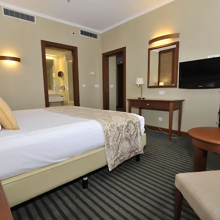 By Ihg 5* Skopje