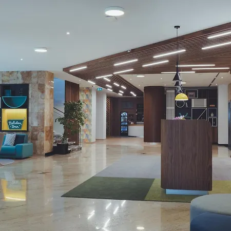 By Ihg Ξενοδοχείο