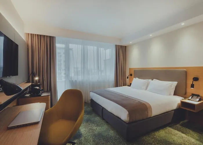 Готель By Ihg 5*