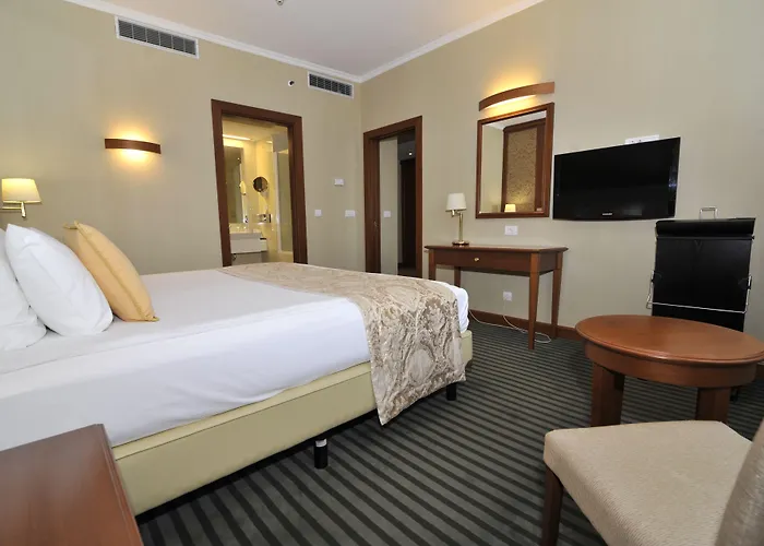 By Ihg 5* Скоп'є